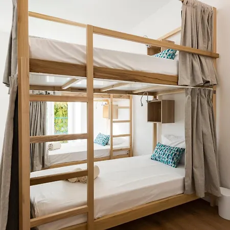 Madalena E ホステル ファロ