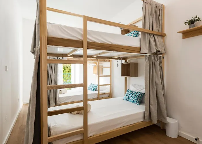 Madalena E Hostel Faro