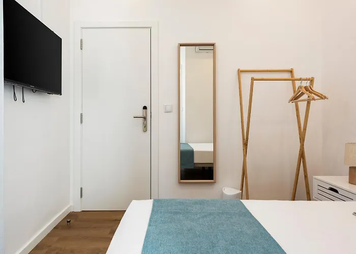 Hostel Madalena E Faro